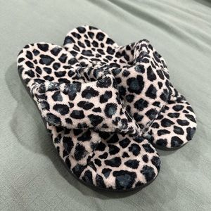 Vionic Leopard Slippers